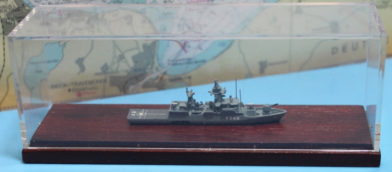 Korvette F 262 "Erfurt" in Vitrine (1 St.) D 2007 Albatros ALK-SV 210B - bitte separat bestellen